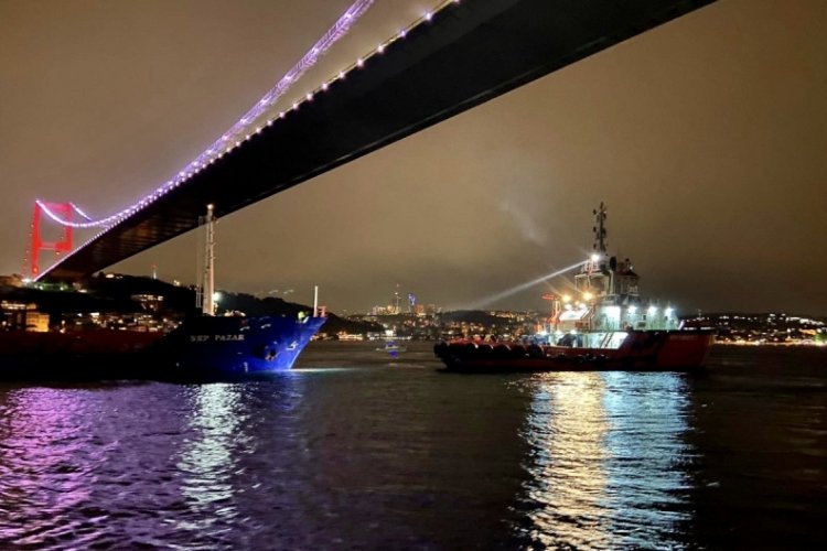 İstanbul Boğazı'ndaki trafik, kuzey-g&uuml;ney y&ouml;nl&uuml; a&ccedil;ıldı