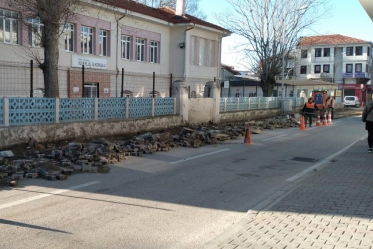 Mudanya'ya karlı havalara &ouml;zel tretuvar