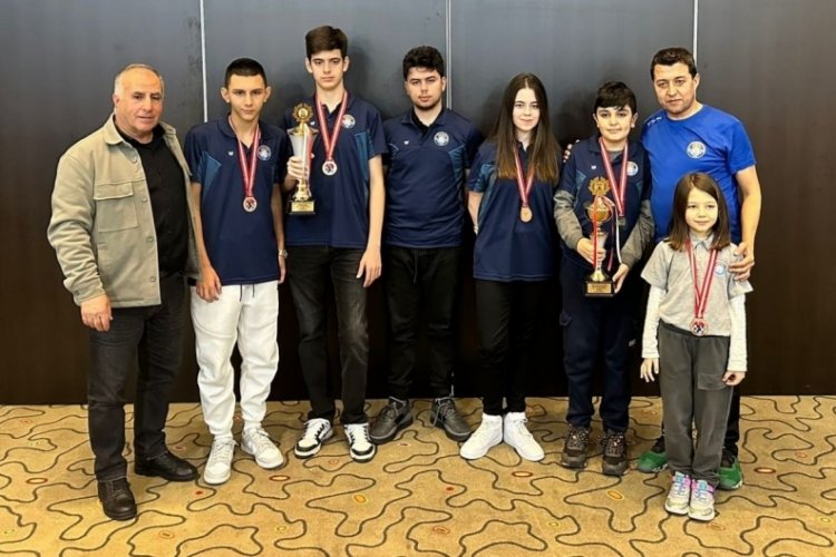 &Ccedil;eşmeli 6 satran&ccedil; sporcusu milli takımda