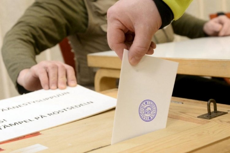 Finlandiya'da halk cumhurbaşkanını se&ccedil;mek i&ccedil;in sandığa gidiyor