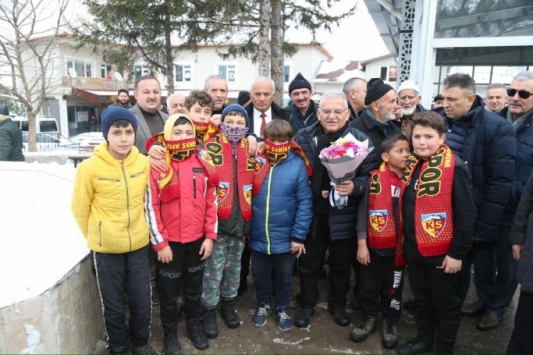 B&uuml;y&uuml;kkılı&ccedil;, Kayseri'de esnaf ve vatandaşlarla buluştu