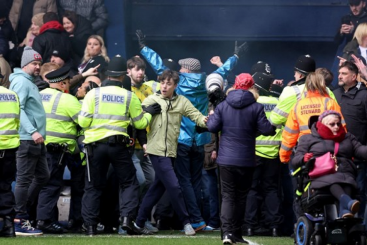 FA Cup'ta olaylı derbi!