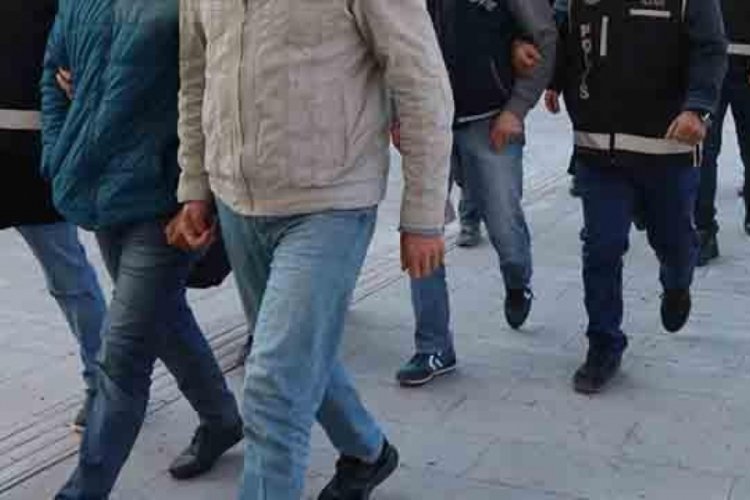 Edirne'de 17 d&uuml;zensiz g&ouml;&ccedil;men yakalandı