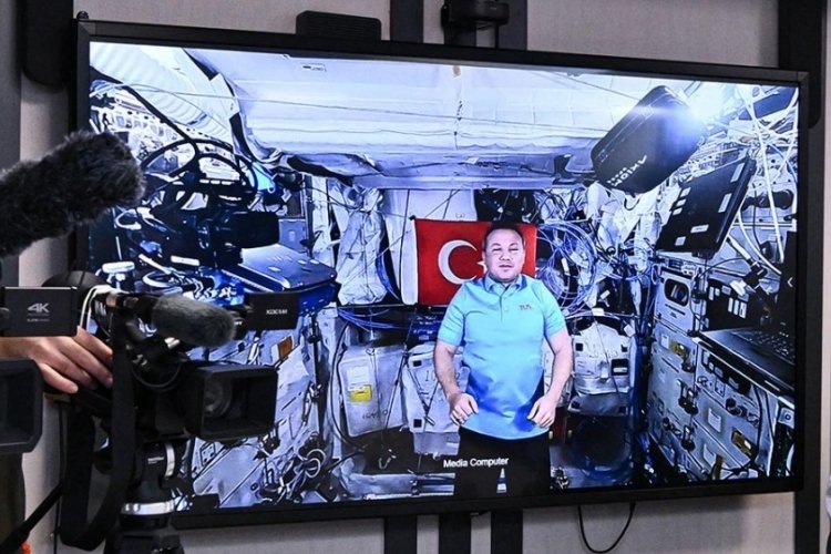 Astronot Alper Gezeravcı, basın mensuplarının sorularını yanıtladı