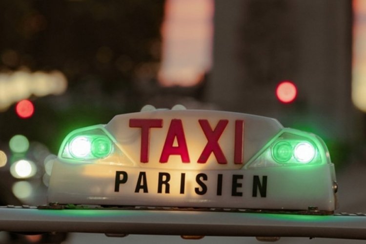 Fransa'da taksiciler eylem yaptı