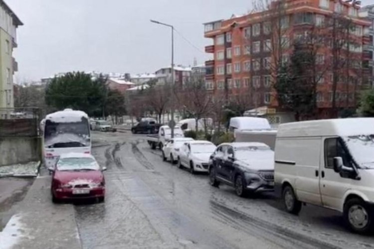 Tekirdağ &Ccedil;erkezk&ouml;y beyaza b&uuml;r&uuml;nd&uuml;