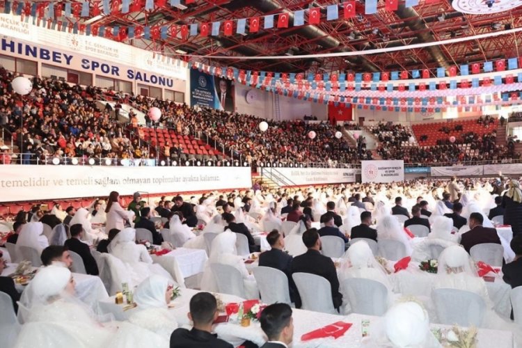 Gaziantep'te 250 &ccedil;ift mutluluğa birlikte "evet" dedi