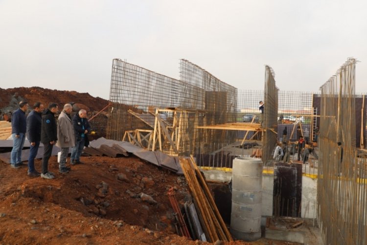 Diyarbakır'da deprem konutları i&ccedil;me suyu projesinde &ccedil;alışmalar s&uuml;r&uuml;yor