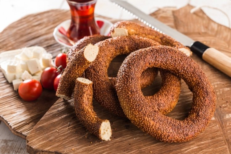 Ankara'da tepki &ccedil;eken simit zammı geri &ccedil;ekildi