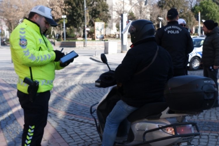 Edirne'de trafiğe kapalı caddeye girenlere ceza yağdı!