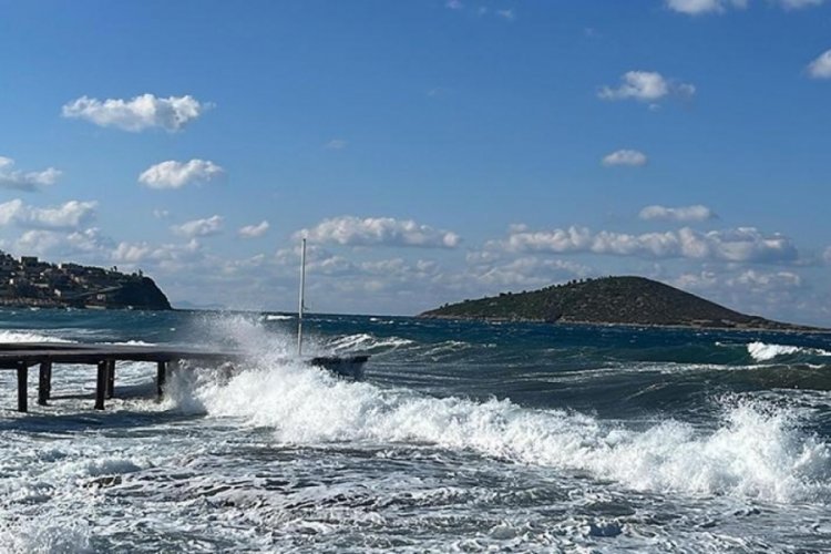 Muğla'da fırtına! Feribot seferleri iptal edildi
