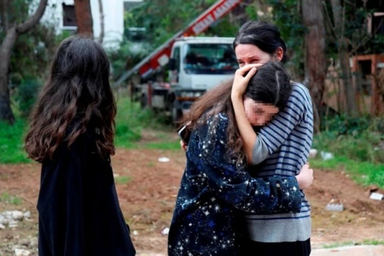 Boşanma aşamasındaki eşi evi sattı! Kızlarıyla kışın ortasında sokakta kaldı