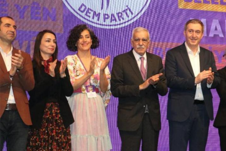 DEM Parti, 3'&uuml; b&uuml;y&uuml;kşehir belediye başkan adaylarını a&ccedil;ıkladı