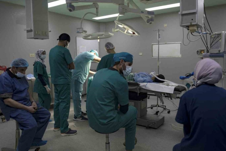 Gazze'deki El Amal Hastanesi'nde ameliyatlar durdu