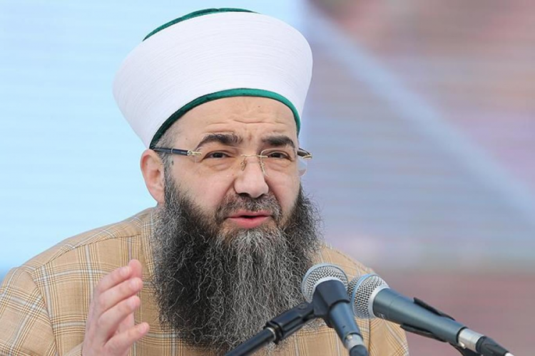 C&uuml;bbeli Ahmet: Erkek sakal tıraşı olamaz, sakal tıraşı haram