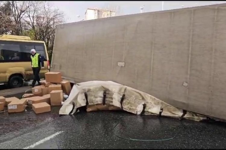 E-5 Karayolu İstanbul istikametinde trafik tamamen durdu