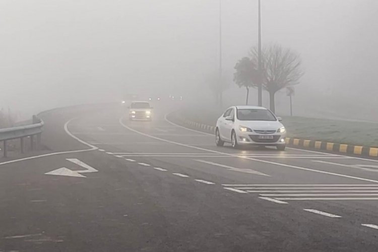 Bartın'da etkili olan yoğun sis, ulaşımı olumsuz etkiledi