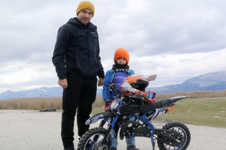 Babasının motosiklet tutkusu 6 yaşındaki Şefik Uras'ın hayali oldu