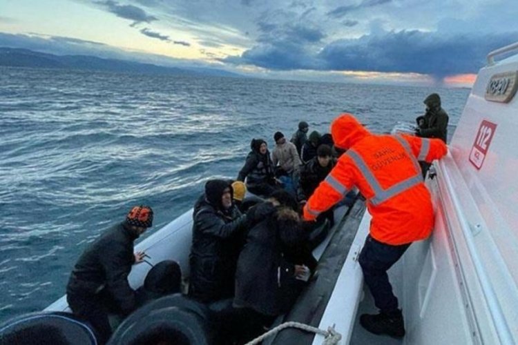 Yunanistan'ın geri ittiği 37 ka&ccedil;ak g&ouml;&ccedil;men kurtarıldı