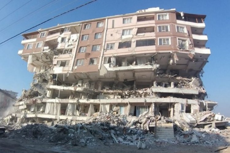 Depremde 9 kişinin &ouml;ld&uuml;ğ&uuml; apartmanın m&uuml;teahhidi: Bu apartmanı hatırlayamadım
