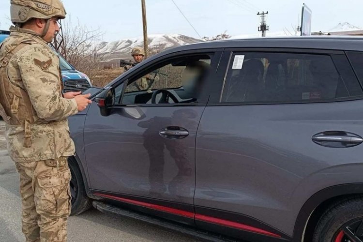 Van'da 95 d&uuml;zensiz g&ouml;&ccedil;men yakalandı