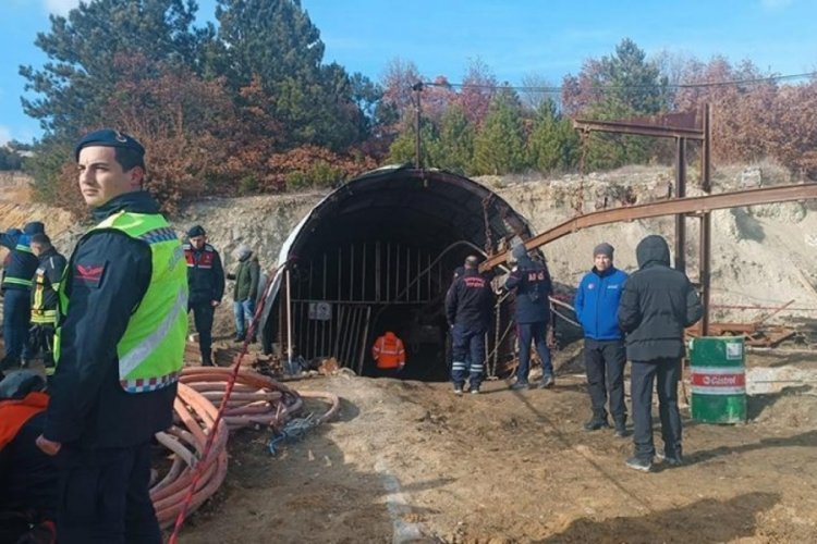 K&ouml;m&uuml;r ocağında g&ouml;&ccedil;&uuml;k! 1 iş&ccedil;i mahsur kaldı