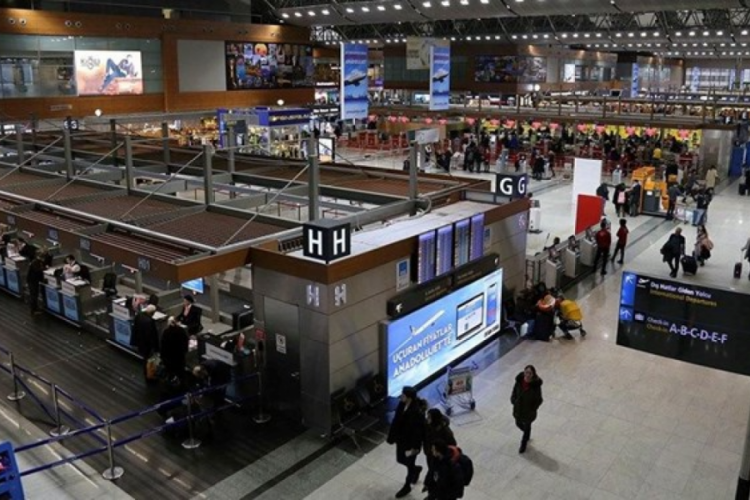 Sabiha G&ouml;k&ccedil;en Havalimanı'nda e-pasaport turnike uyarısı! 17 saat kapalı olacak