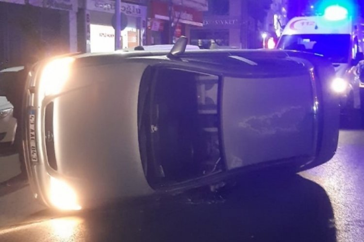 Bursa'da araba yan yattı: 1 kişi yaralandı