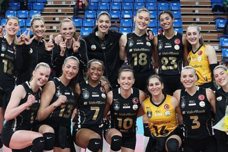 VakıfBank, Şampiyonlar Ligi play-off turu ilk ma&ccedil;ında set vermedi