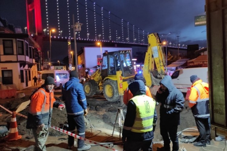 İstanbul'da ana isale hattı patladı! Trafik durdu
