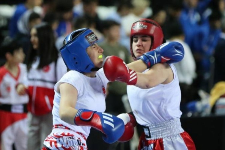 T&uuml;rkiye Kick Boks Şampiyonası'nda "Nil&uuml;fer" farkı!