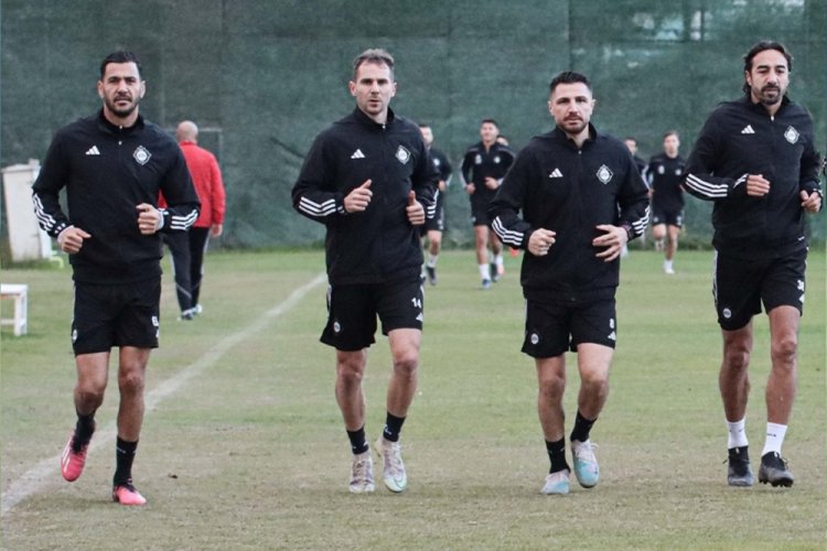Deniz Kadah ve İbrahim &Ouml;zt&uuml;rk, Altay'dan ayrıldı
