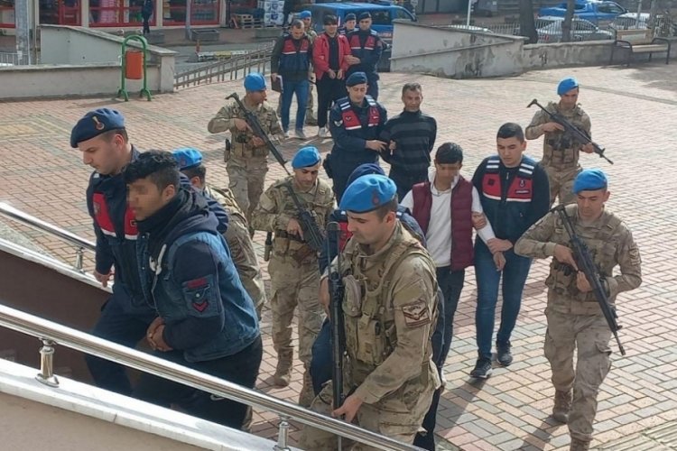 Eşinin sevgilisini &ouml;ld&uuml;ren koca ile 2'si oğlu 3 kişi hakkında ağırlaştırılmış m&uuml;ebbet talebi