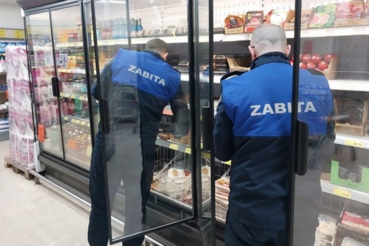 Kocaeli'de marketin raflarından son kullanma tarihi ge&ccedil;miş s&uuml;t &uuml;r&uuml;nleri &ccedil;ıktı