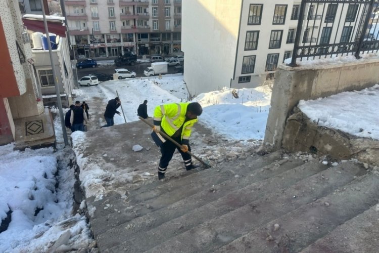 Şırnak Belediyesi kar temizleme &ccedil;alışmalarına başladı