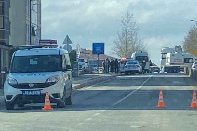 Kırklareli'nde kamyon &ccedil;arpan yaya hayatını kaybetti