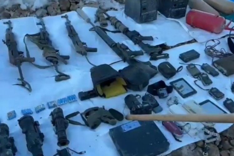 Ter&ouml;ristlere ait &ccedil;ok sayıda silah ve m&uuml;himmat ele ge&ccedil;irildi