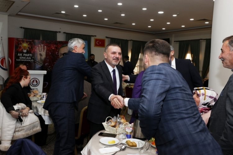 Ankara'nın Sincan Belediye Başkanı Ercan, muhtarlarla buluştu