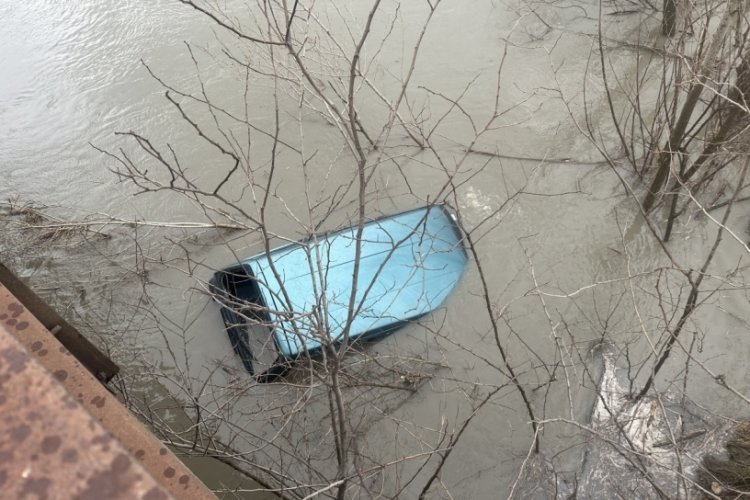 Tekirdağ'da dereye u&ccedil;an ara&ccedil; s&uuml;r&uuml;c&uuml;s&uuml; yaralandı