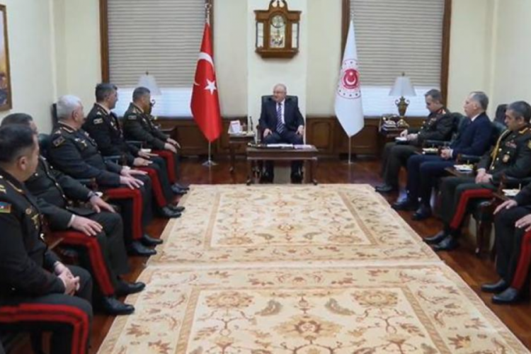 Bakan G&uuml;ler, Azerbaycan Silahlı Kuvvetlerinde g&ouml;revli generalleri kabul etti