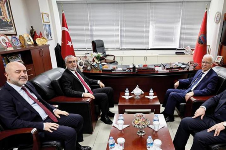 Bakan Işıkhan, T&uuml;rkiye Emekliler Derneği Genel Başkanı Erg&uuml;n ile g&ouml;r&uuml;şt&uuml;