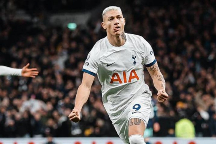 Tottenham, pes etmedi!