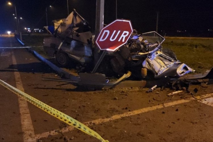 Hatay'da otomobil, s&uuml;r&uuml;c&uuml;s&uuml;ne mezar oldu!