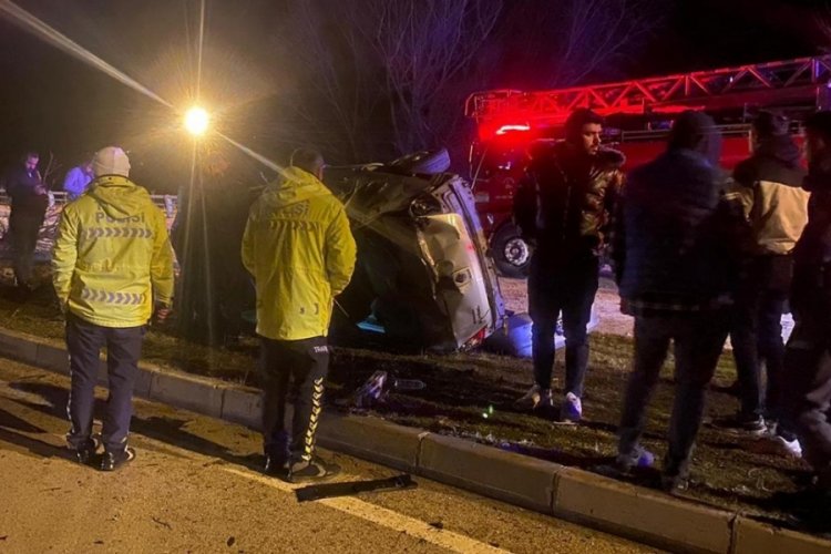 Tokat'ta halı saha ma&ccedil;ından d&ouml;nerken kaza yaptılar: 5 yaralı