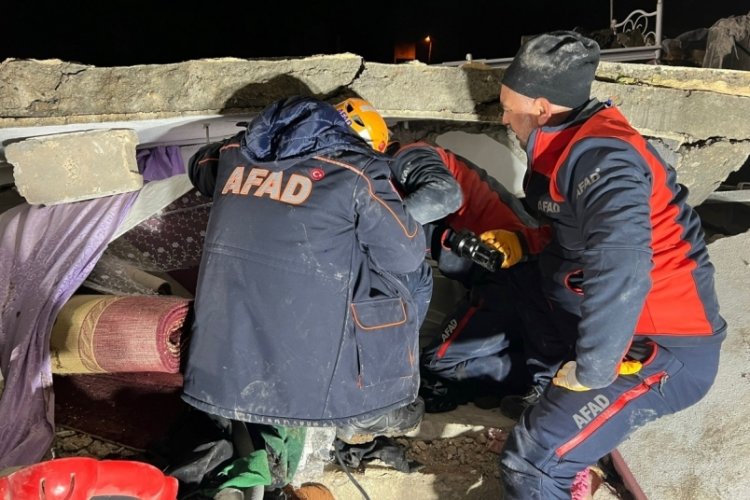 Şanlıurfa'da 2 katlı ev &ccedil;&ouml;kt&uuml;!