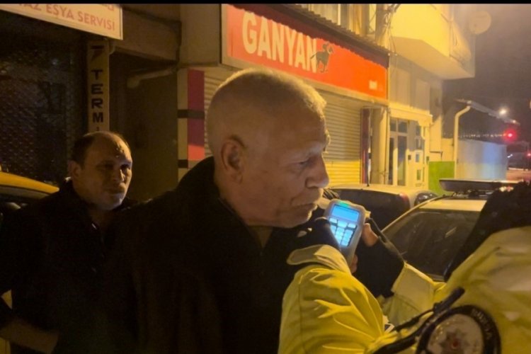 Bursa'da polisten ka&ccedil;tı! Yakalanınca "Ben mi ka&ccedil;tım Allah Allah" dedi