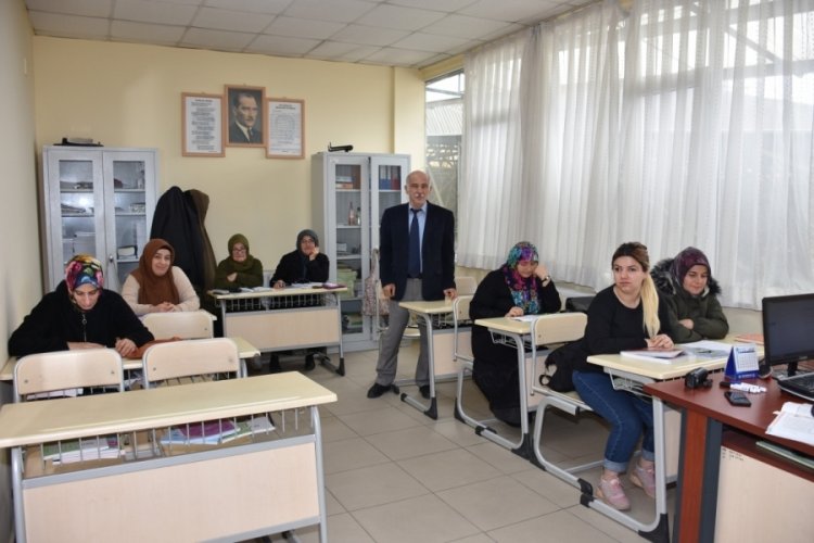 Sakarya'da kursiyer Nejla Boyukısa: Babam kız olduğum i&ccedil;in beni kıskandı ve okutmadı