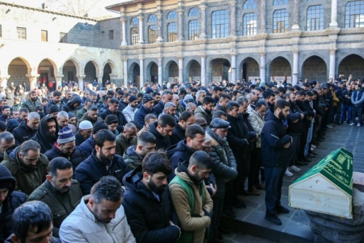 "Filozof Ramazan"ın cenazesi Diyarbakır'da defnedildi