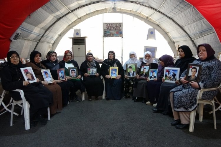 Diyarbakır annelerinin evlat n&ouml;beti bin 614. g&uuml;n&uuml;nde