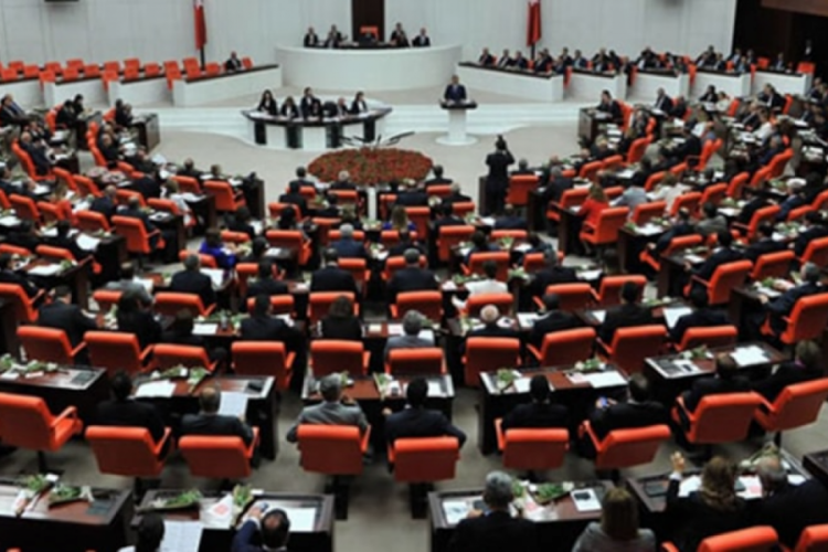 Enerji alanında d&uuml;zenlemeler i&ccedil;eren teklif komisyondan ge&ccedil;ti